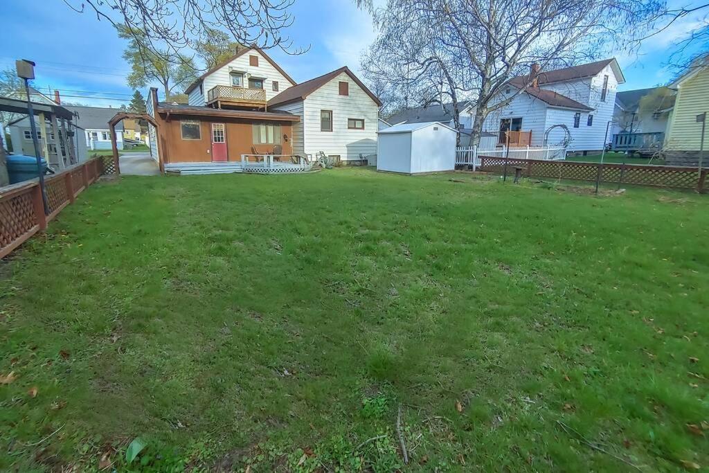 Huge Historic, W/Large Yard & Close To Beach Manistee Ngoại thất bức ảnh